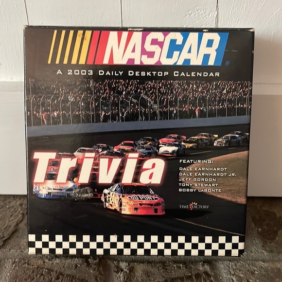 Nascar Other - NASCAR 2003 daily trivia desktop calendar